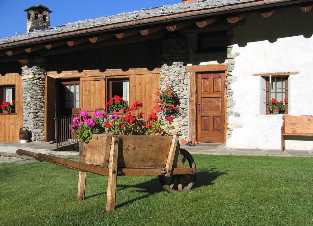 Les Chevreuils Bed and Breakfast Introd Εξωτερικό φωτογραφία